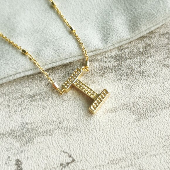 Kendra Scott Gold I Pendant Necklace - Letter - Picture 2 of 4